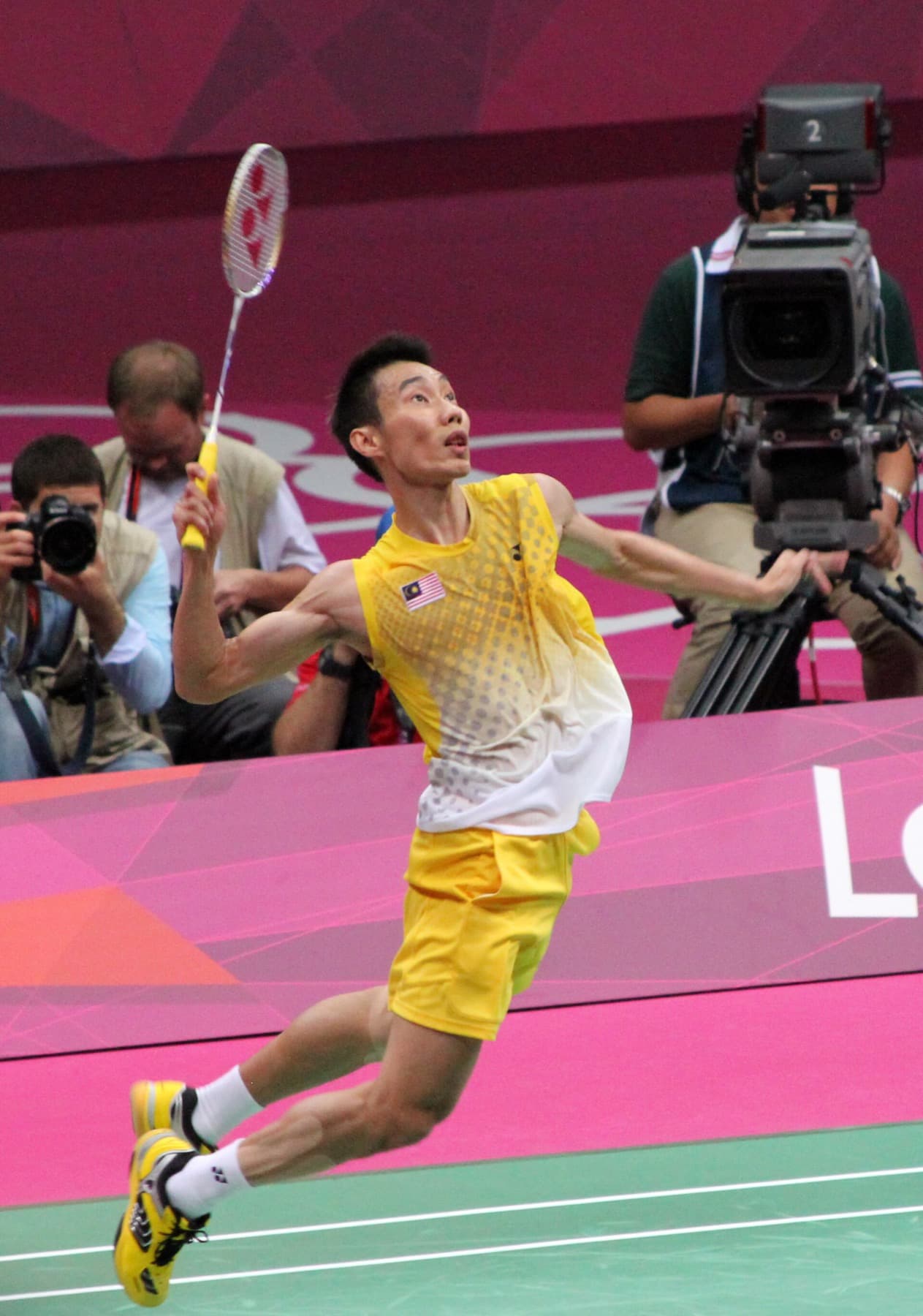 Lee Chong Wei prepares to smash — Malaysia’s longtime world No. 1 embodying badminton’s Asian depth and Olympic prestige.